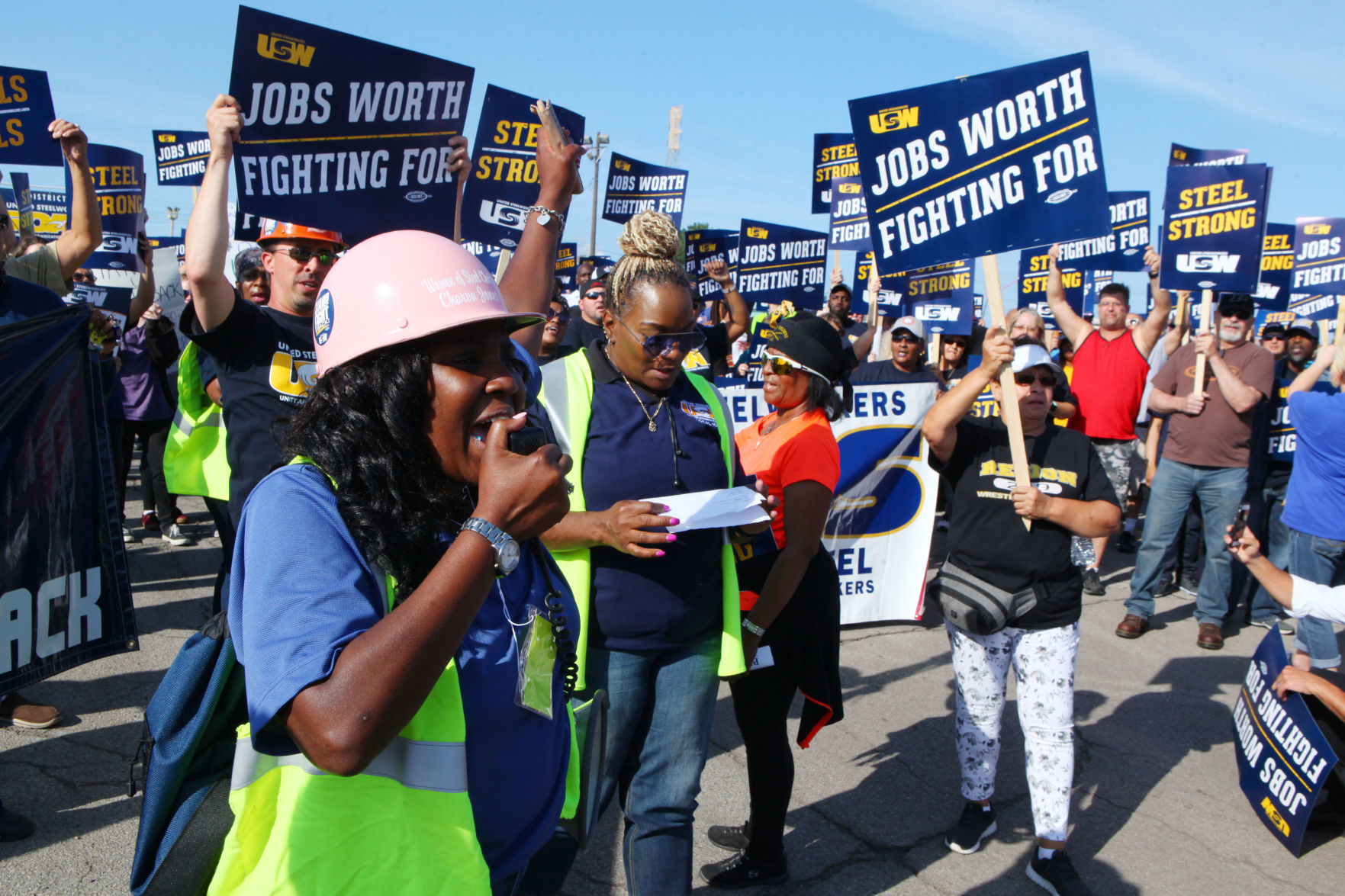 Steelworkers rally in Gary